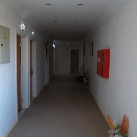 Konak Hotel Mut Luaran gambar
