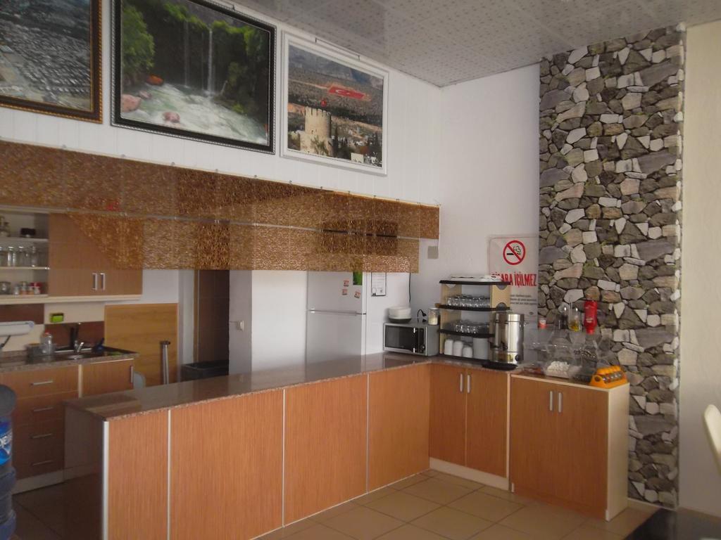 Konak Hotel Mut Luaran gambar