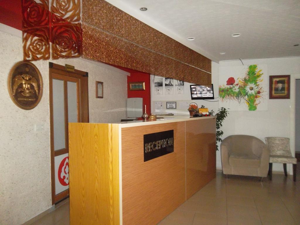 Konak Hotel Mut Luaran gambar
