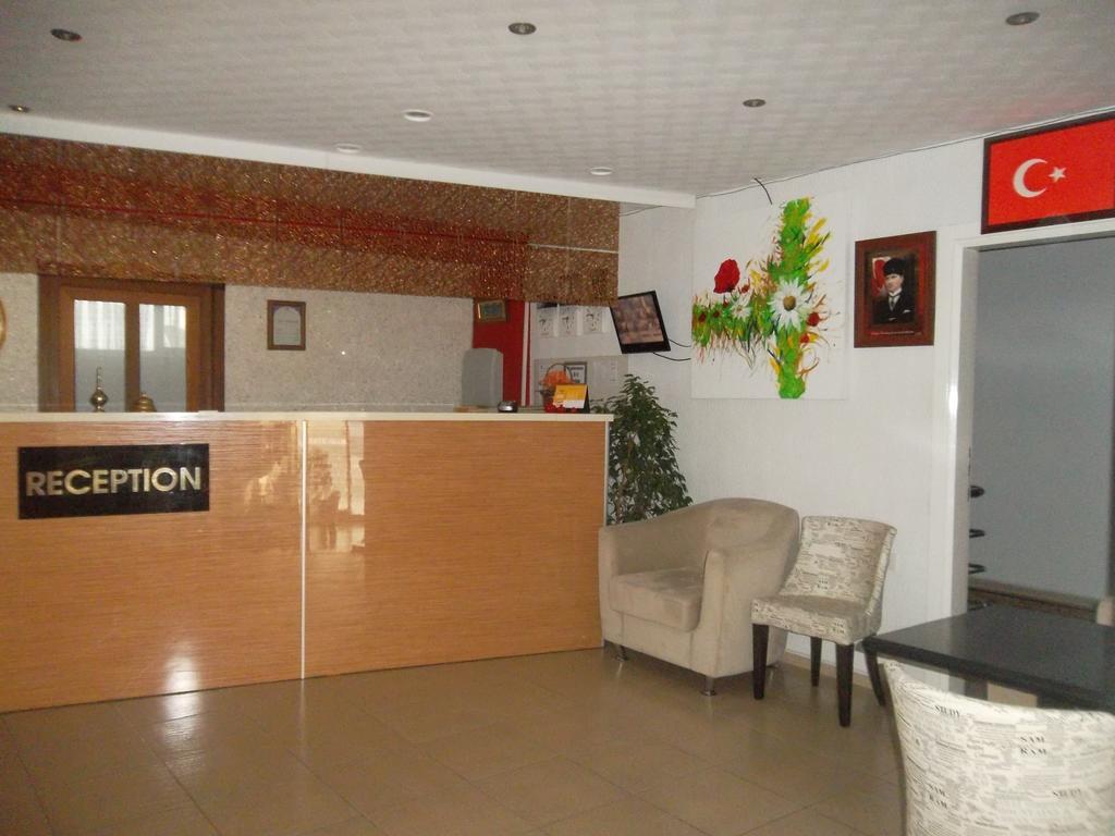 Konak Hotel Mut Luaran gambar