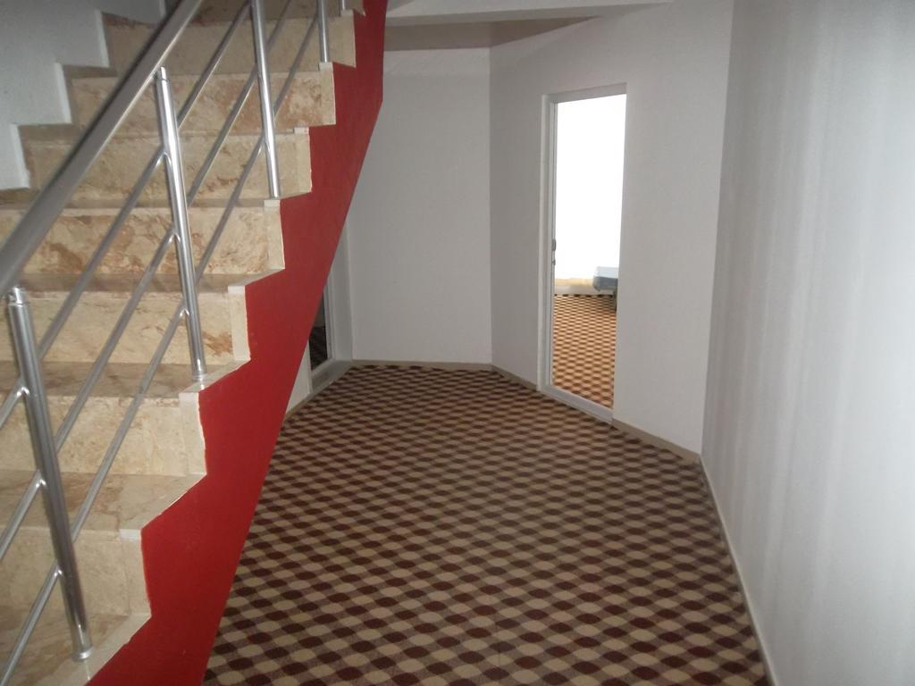 Konak Hotel Mut Luaran gambar
