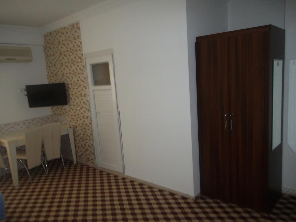 Konak Hotel Mut Luaran gambar