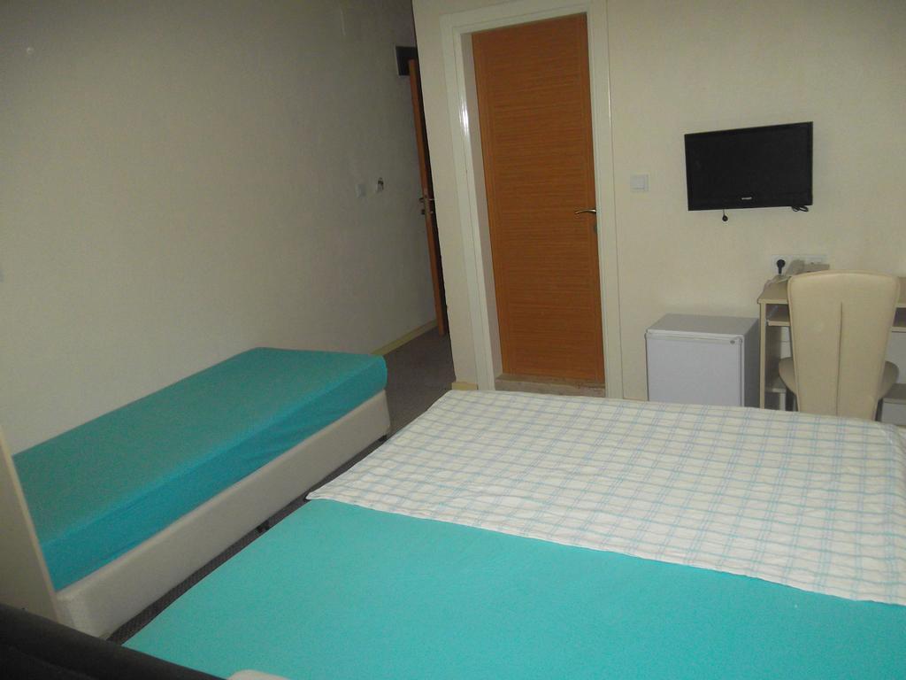 Konak Hotel Mut Luaran gambar