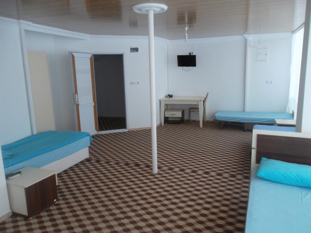 Konak Hotel Mut Luaran gambar