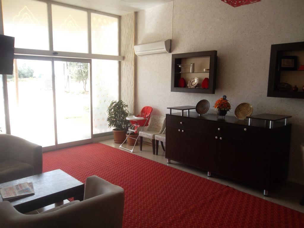Konak Hotel Mut Luaran gambar