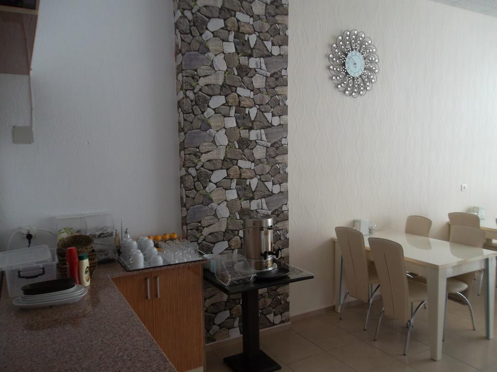 Konak Hotel Mut Luaran gambar