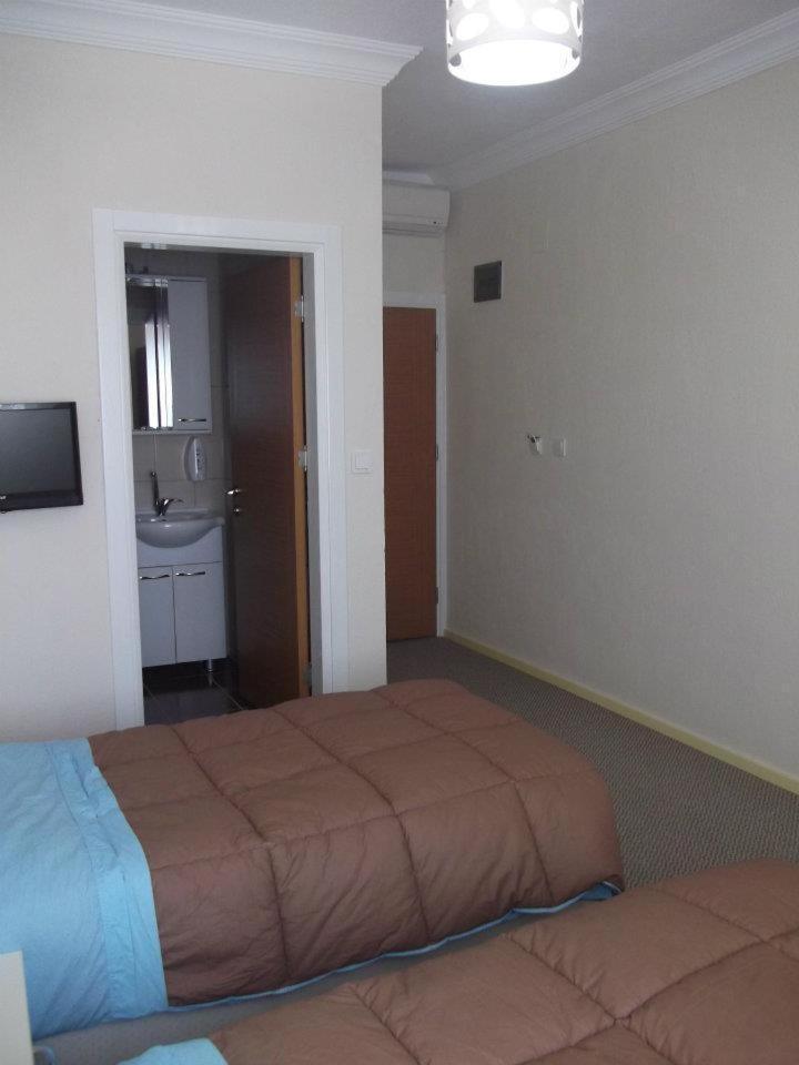 Konak Hotel Mut Luaran gambar